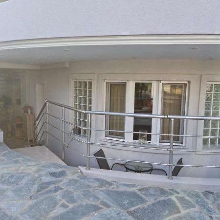 Lirika'S Airport House Apartman Ártemida Kültér fotó