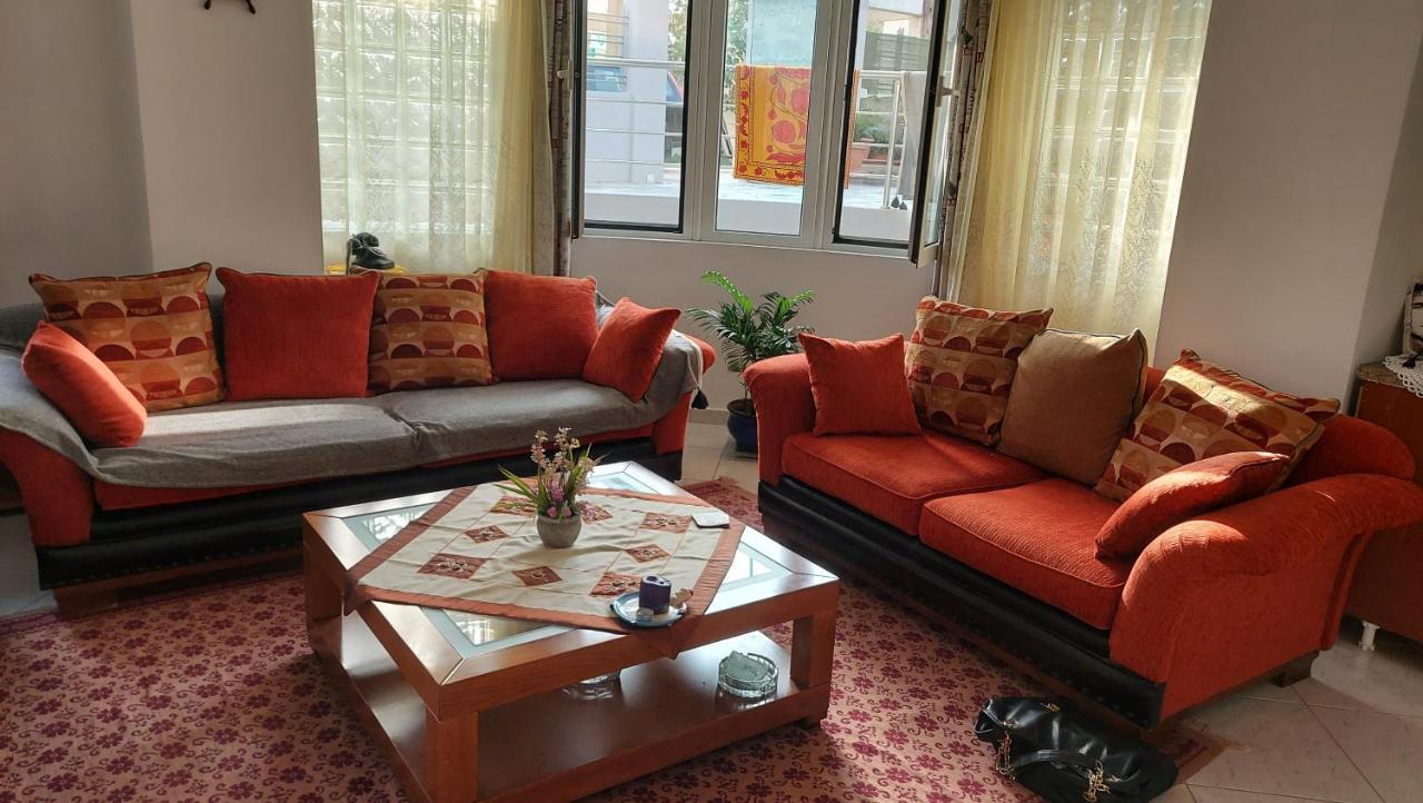 Lirika'S Airport House Apartman Ártemida Kültér fotó