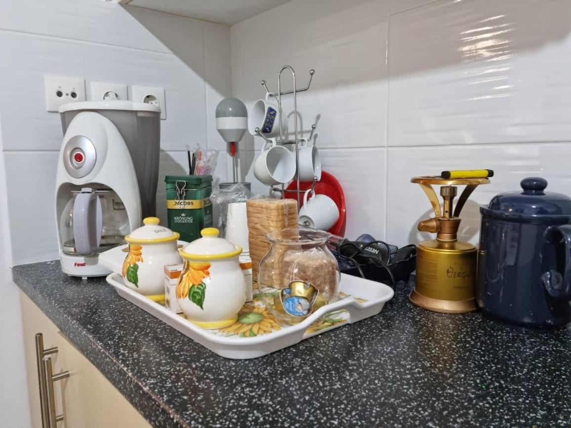 Lirika'S Airport House Apartman Ártemida Kültér fotó