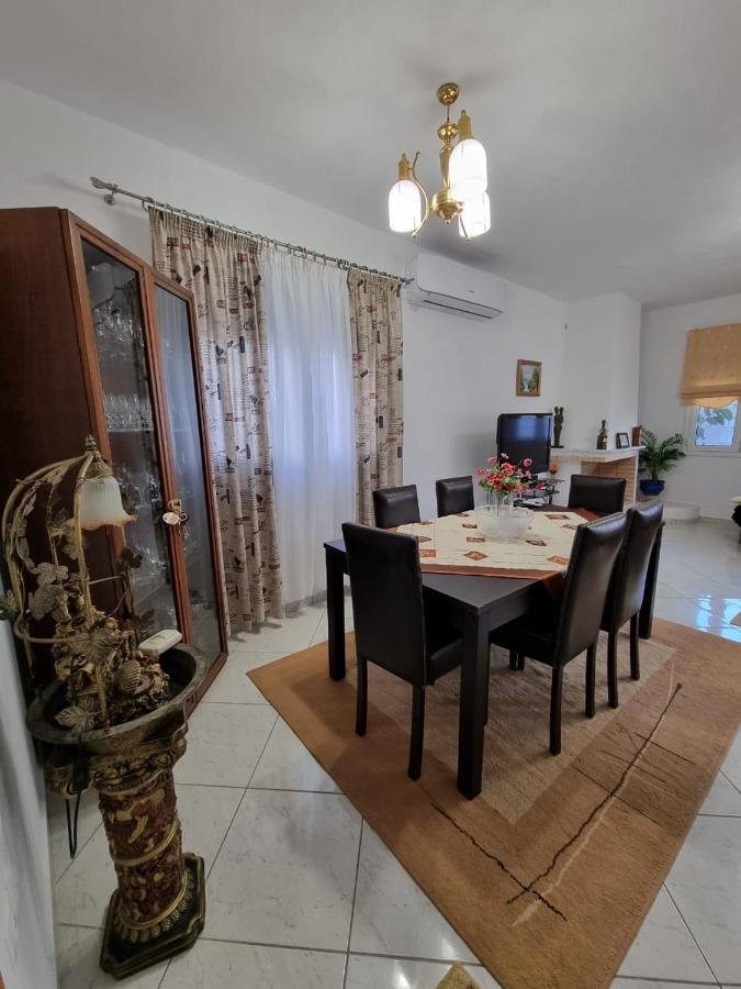 Lirika'S Airport House Apartman Ártemida Kültér fotó